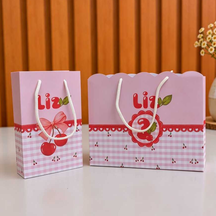 Sacolinha Personalizada Tema Cerejinha (Tamanho P ou M) Lembrancinha para Festa Infantil Cereja