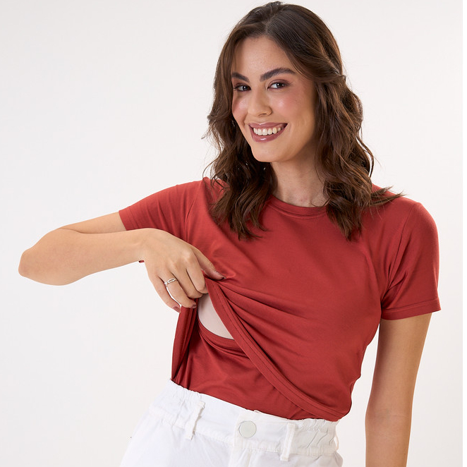 Blusa de Amamentação Terracota com Abertura Prática Manga curta Camiseta Pós-Parto Confortável Moda maternidade gestante