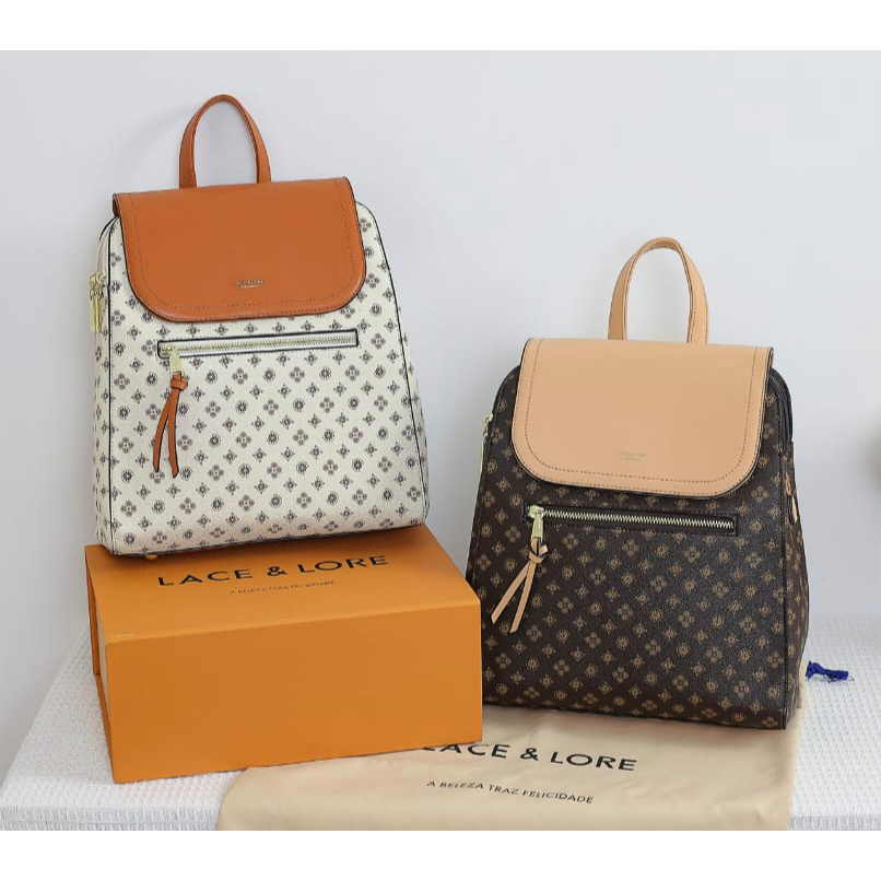 Mochila com monograma da Lace Lore, grande capacidade, compartimentos internos para itens do dia a dia