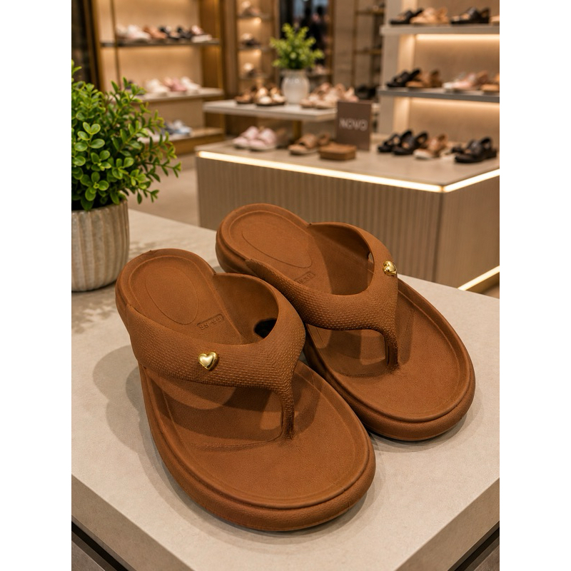 Chinelo Feminino Plataforma Confortável Leve Macio Antiderrapante com Coração Dourado