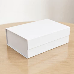 Kit 16 Caixas de Papel Rígido Retangular Branco P com Ímã (24,5x17,5x8cm)