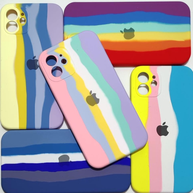 Capa silicone iPhone 12 com proteção de câmera interior aveludado arco-iris degradê