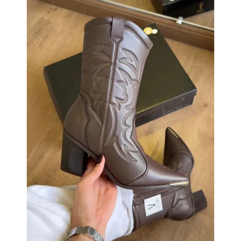 Bota Feminina Vizzano West Texana Bico Fino Moda Cano médio acolchoado Original rodeio zíper Forrada 3113.101 — imagem 2 de 2