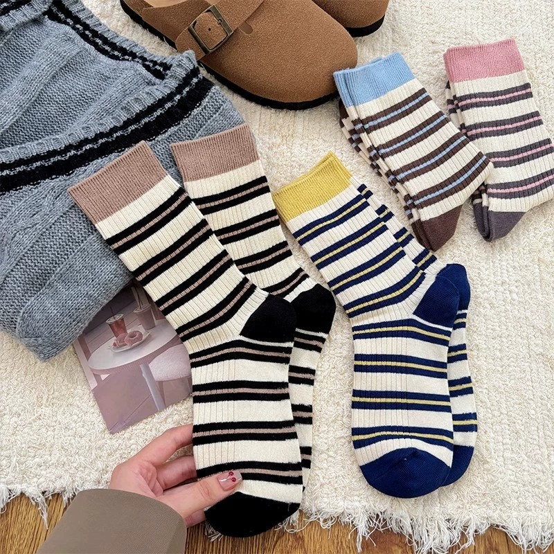 Kit Meias Femininas Cano Médio Listras Coloridas 6 9 12 15 Pares, Estilo Moda Casual Versátil