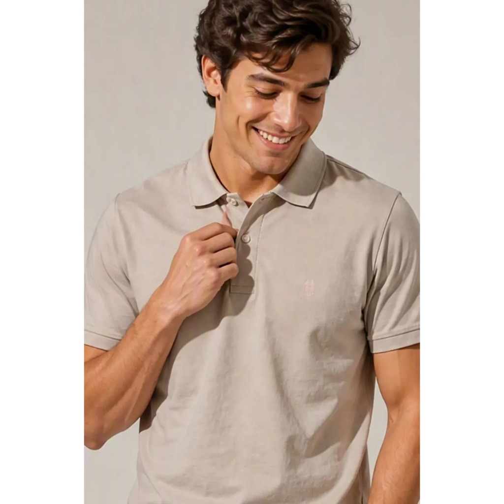 Polo Piquet Lisa Com Botão Polo Wear Bege Claro