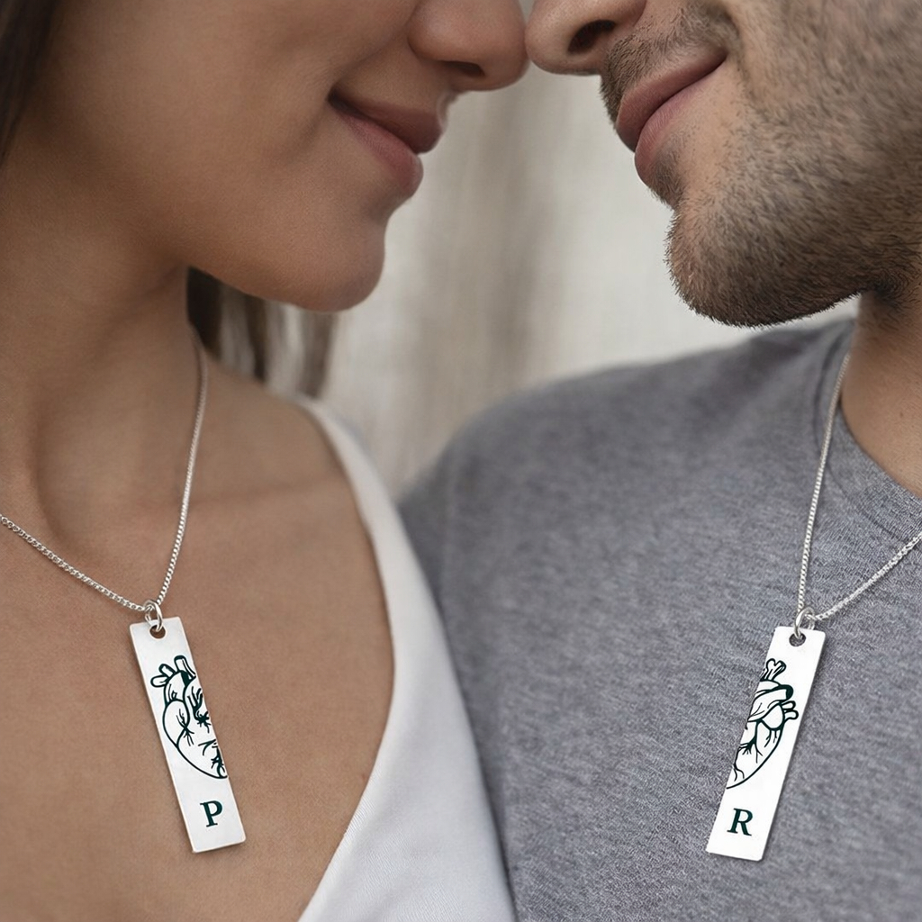 COLAR NAMORADOS  KIT DOIS COLARES , PULSEIRA OU CHAVEIRO CASAL FRENTE E VERSO