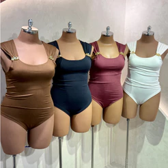 Body Modelador Plus Size Com Fivelas Douradas Suplex Premium Fecho Confortável Zero Transparência Versatilidade Elegante