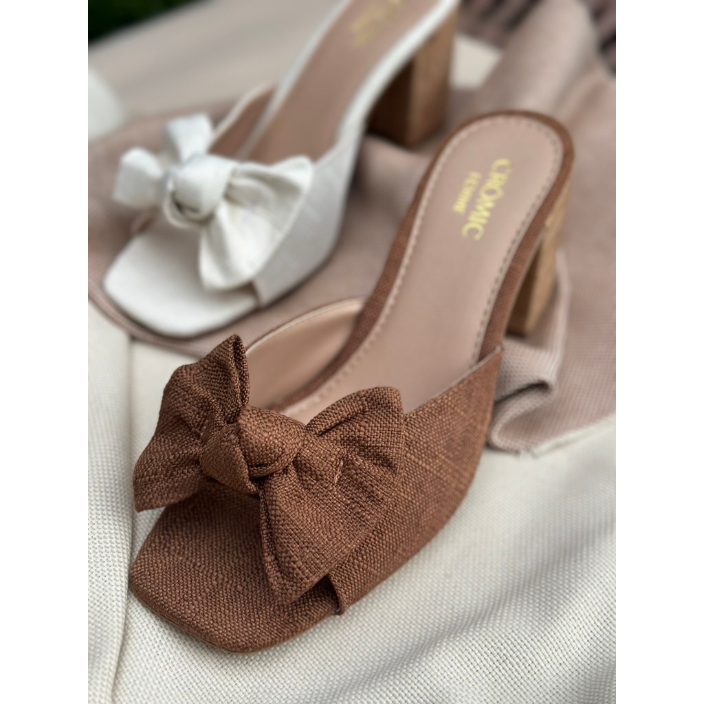 Sandália tamanco salto médio bloco verão detalhe laço em Oferta na Shopee