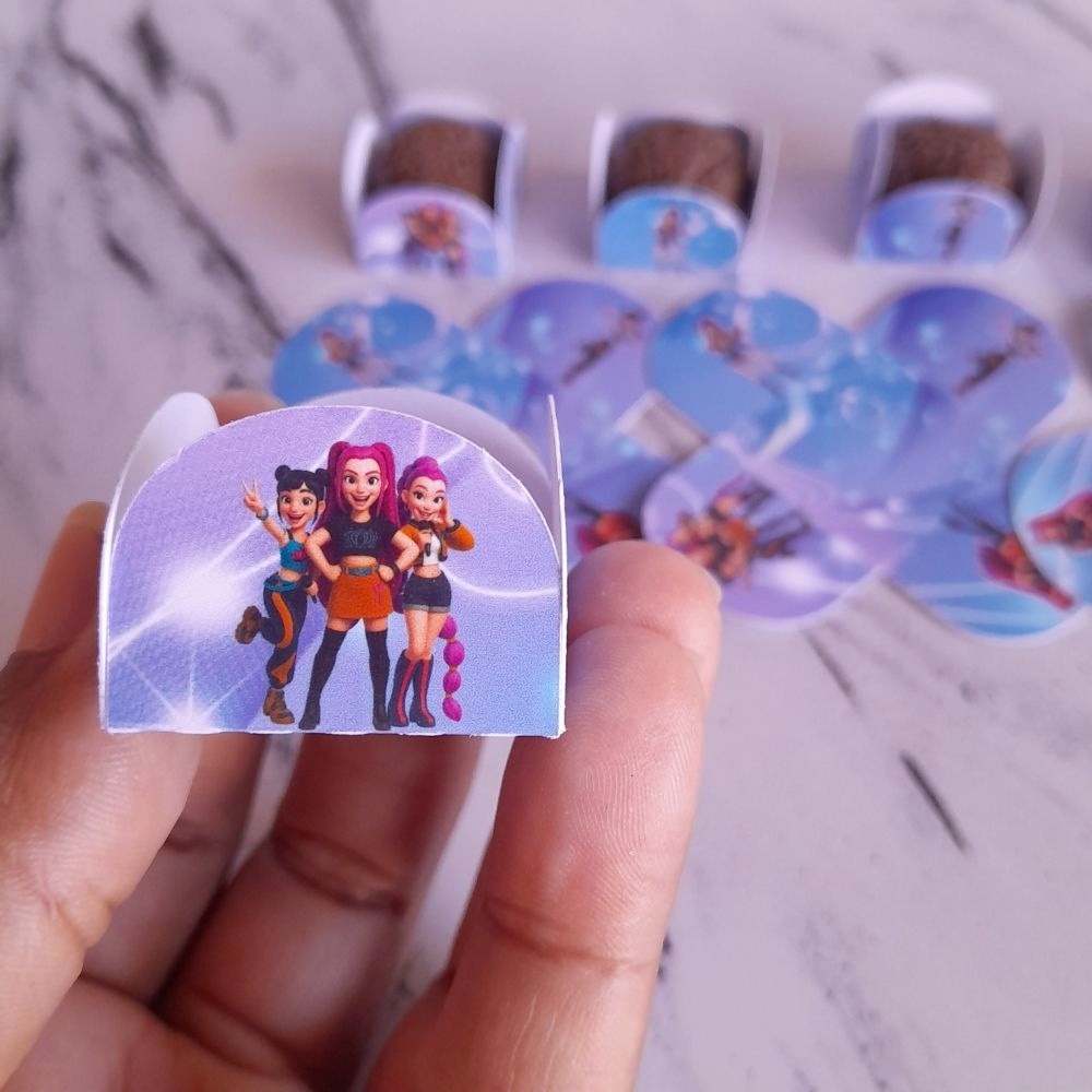 Forminha de doce Guerreira do K Pop personalizada no tema/ lembrancinha de feesta de/  aniversario