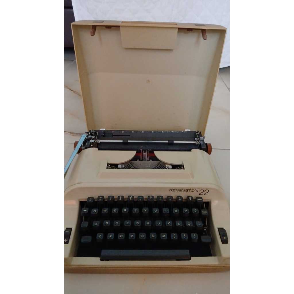 MÁQUINA DE ESCREVER SPERRY REMINGTON 22 CONSERVADA E FUNCIONANDO