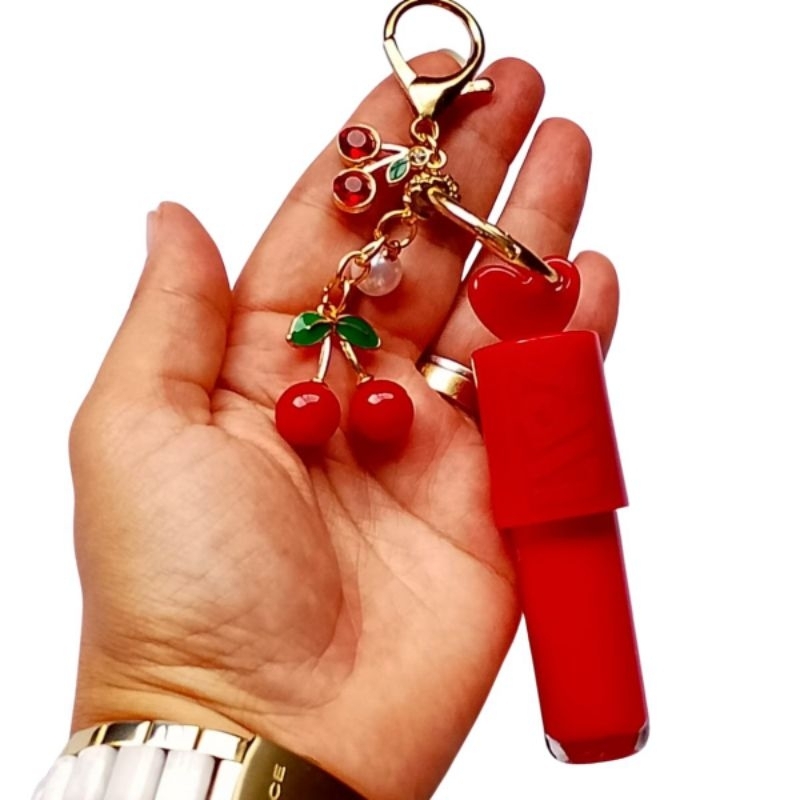 Cherry Bomb Gloss Labial Cereja Volume Brilho Intenso Baratinho Lançamento Com Chaveiro