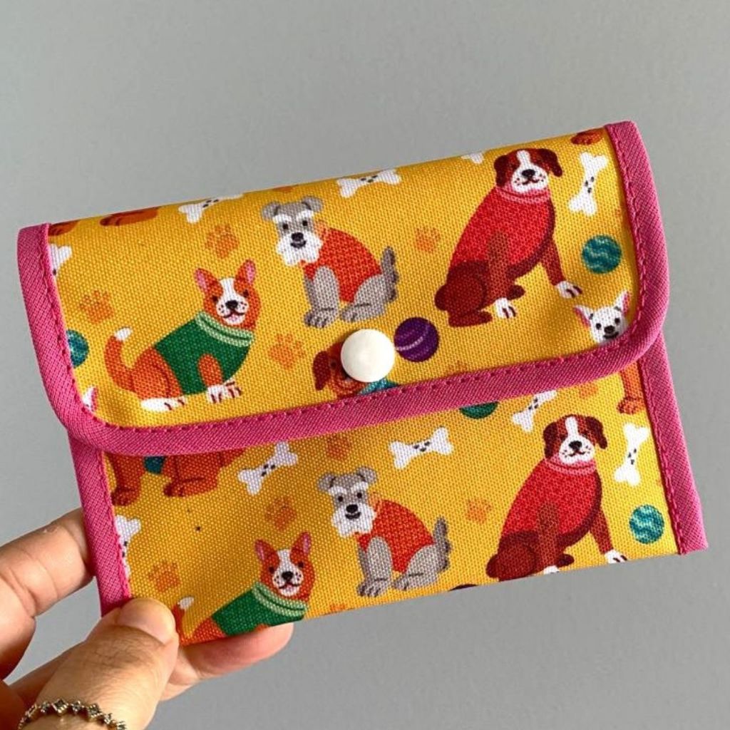 Carteira Pequena Porta Documentos, Mini Necessaire Porta Absorvente Impermeável Estampa Cachorro