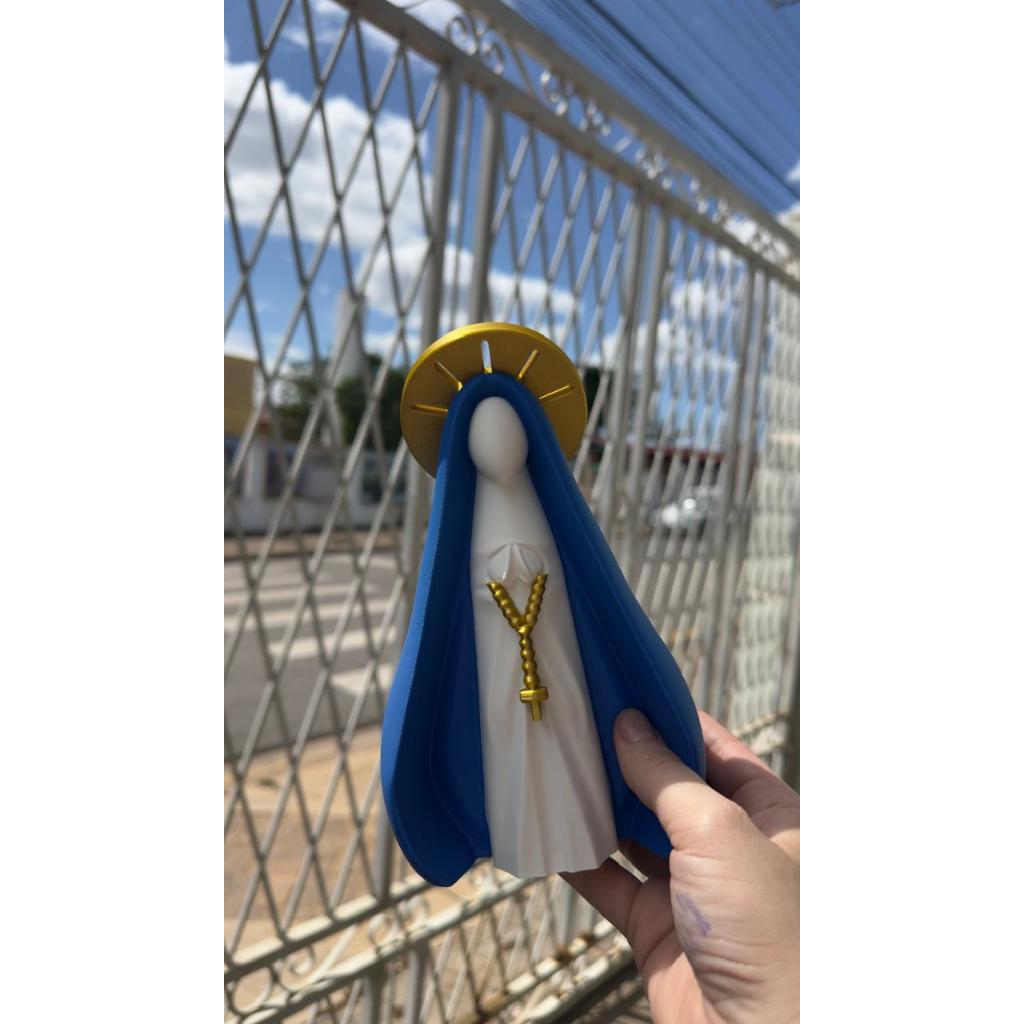 Imagem Escultura Nossa Senhora Minimalista Manto Azul | Arte Sacra Moderna | Resplendor Dourado | Duotech Custom