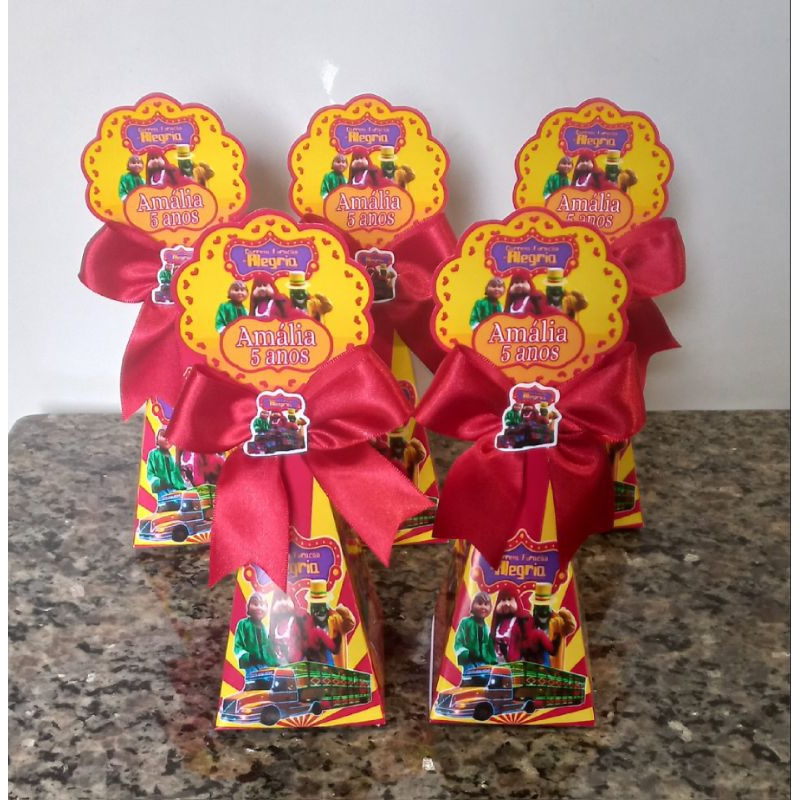 Caixinha Pirâmide Personalizada Carreta Furacão ( Semi-Montada)- Lembrancinhas para Festa e Aniversário.