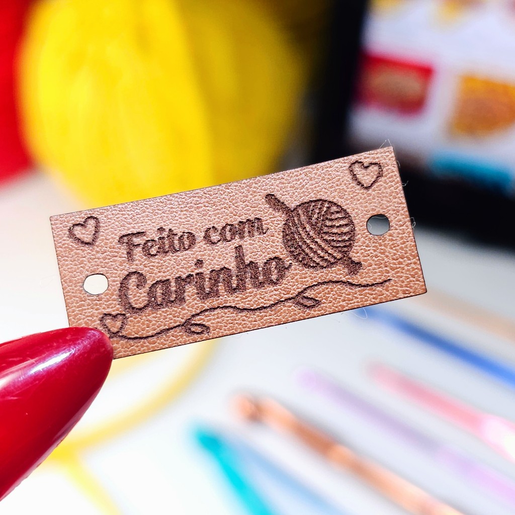 Feito Com Carinho Novelo Crochê - Kit 50 un - Etiqueta Artesanato Couro Pronto para uso 22-03-