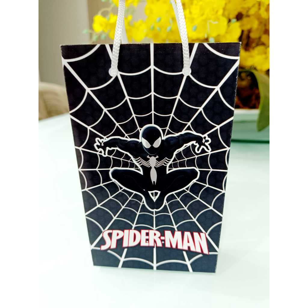 Sacolinha Surpresa Homem Aranha Preto 17x4x10cm – Lembrancinhas Encantadoras para Festa Infantil