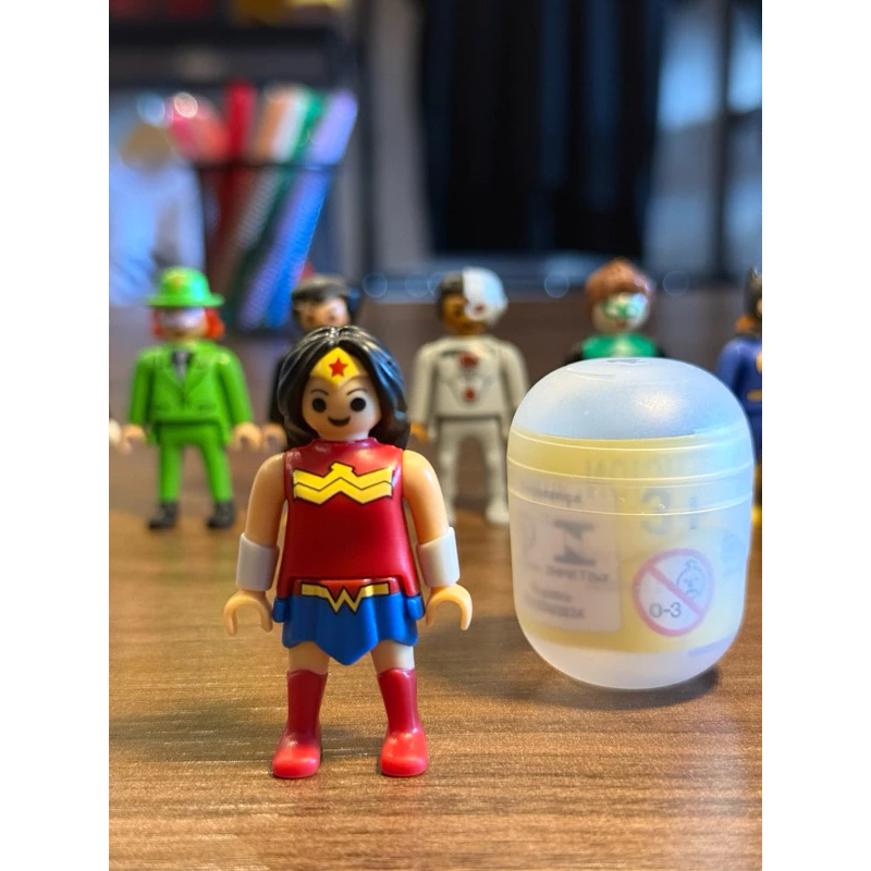Bonecos Playmobil Kinder Ovo DC 2026