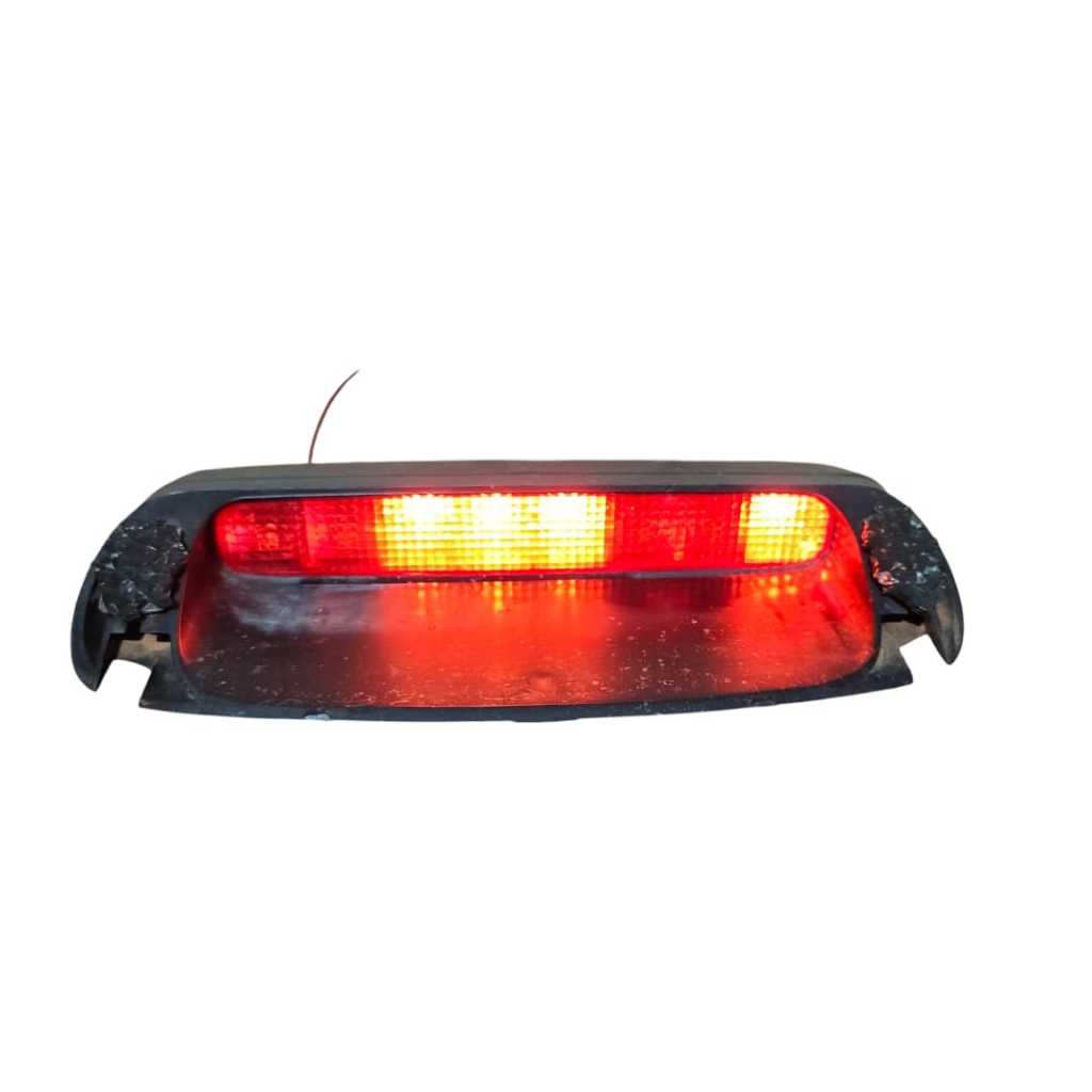 (USADO) Luz de Freio Brake Light Traseira Vw Santana Quantum Ford Versailles Royale Original