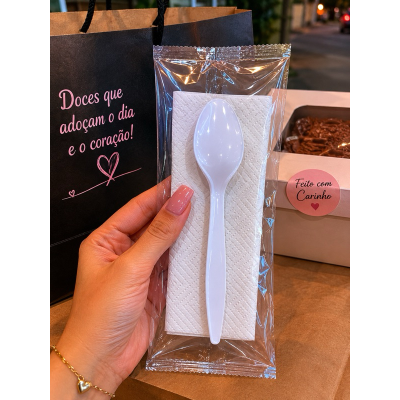 DIRETO DA FABRICA PREMIUM Kit Colher reforçada com guardanapo Duplo BRANCO OU ROXO P/ Delivery, Refeições e Churrasco