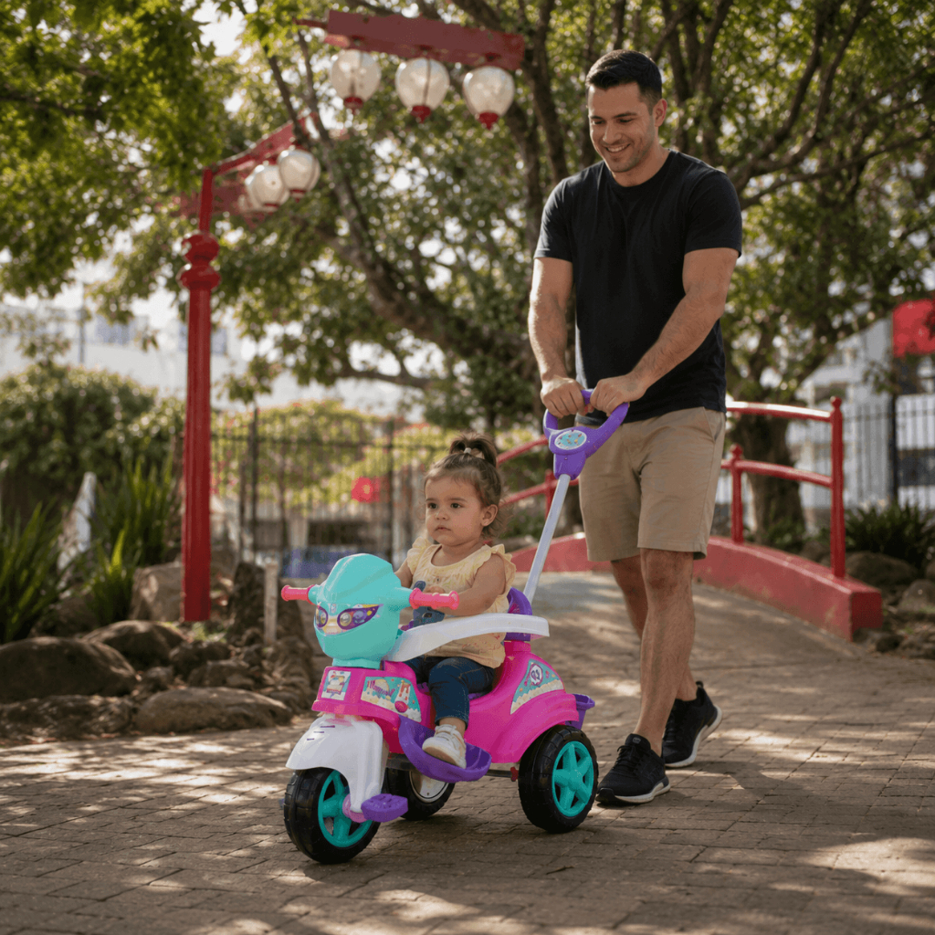 Carrinho de Passeio e Pedal Maral Triciclo Baby City Menina