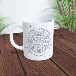 Caneca de Cerâmica Oração medalha de São Bento. Presente Católico religioso devoto.