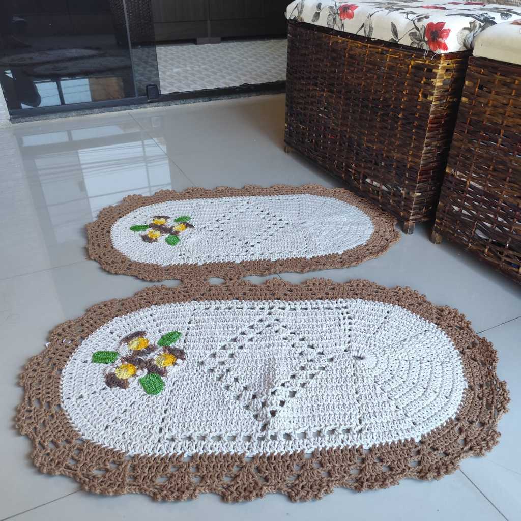 2 Tapetes De Crochê 85Cm x53Cm. — imagem 2 de 2