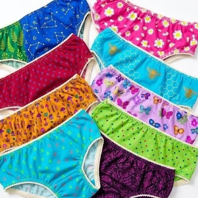 Kit 10 Calcinhas Infantil Malha Menina Sortidas Confortável Estampada Bebê Tamanho Único (1 ao 4 anos)
