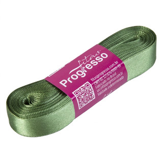 fita de cetim da marca fitas progresso, na cor verde militar. possui 15mm de largura e 10m de comprimento. ideal