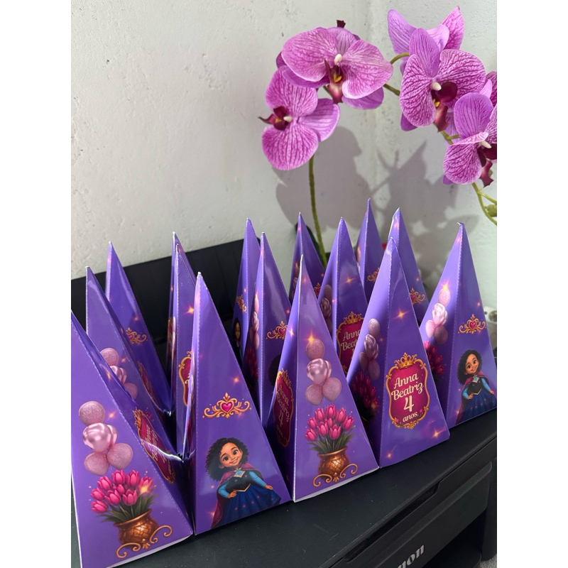 Caixinha Pirâmide Personalizada | Lembrancinha de Aniversário Infantil | Festa Personalizada