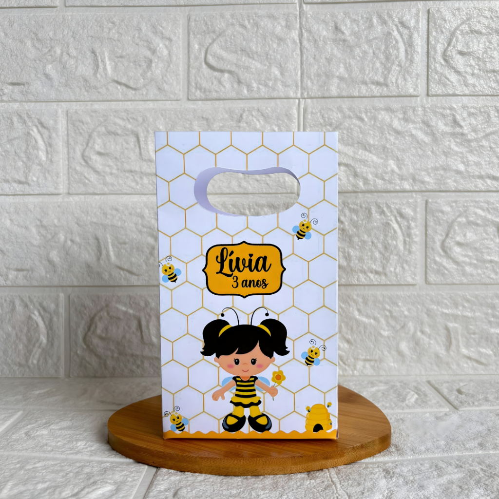 MONTE EM CASA - Sacolinha Surpresa Personalizada Abelhinha - Tamanho PP - Festa Infantil - Aniversário – Lembrancinha