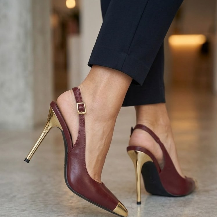 Sapato feminino slinback scarpin salto fino elegante forrado ponteira dourada