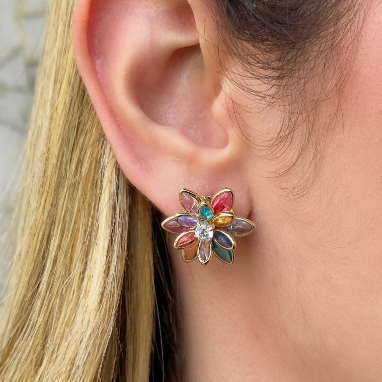 Brinco Flor de Lótus Cravejado com Zircônias Coloridas