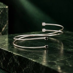 Bracelete Fio Duplo Ônix com Ponto de Luz em Prata 925