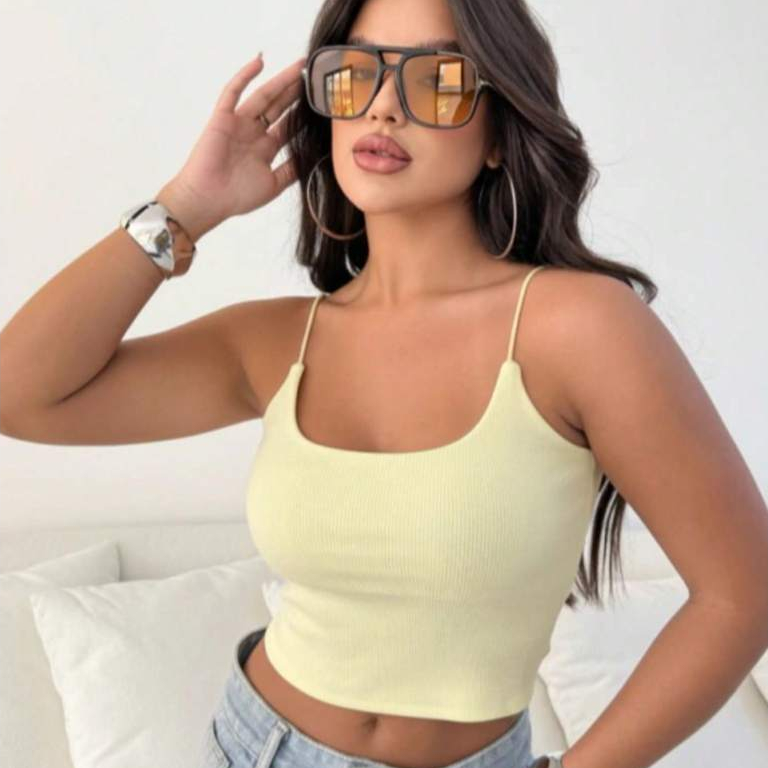 Blusa Regata Cropped Feminina em Ribana Canelada, Alcinha Fina, Decote U. Básico , Minimalista, Casual, Verão, Dia a Dia