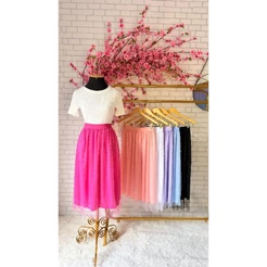 Saia de tule com pérolas