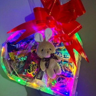 Cesta Coração com Chocolates, Led e coelhinho de pelúcia (cesta de páscoa, presente de páscoa) em Oferta na Shopee