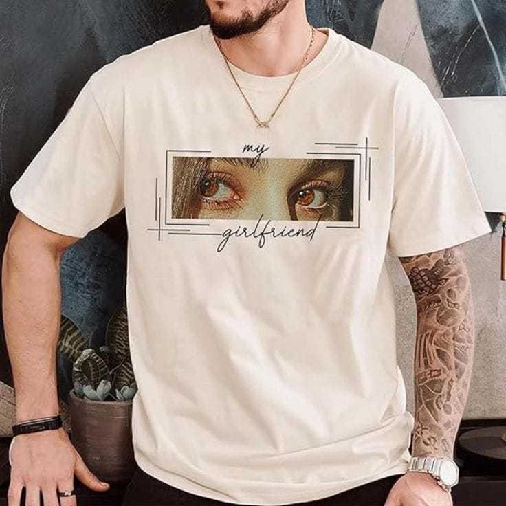 Camiseta Personalizada com Olhos do Namorado/Namorada – Presente Criativo e Romântico