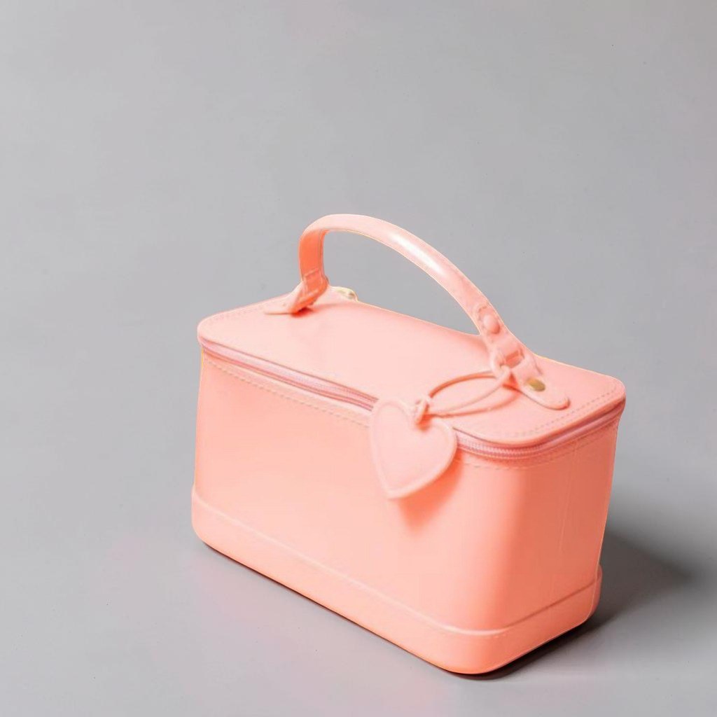 Bolsa feminina pequena estilo baú, com coração, necessaire estruturada e design moderno