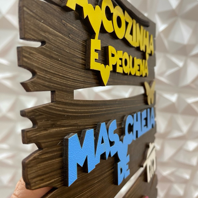 Quadro Decorativo A COZINHA É PEQUENA MAS É CHEIA DE AMOR