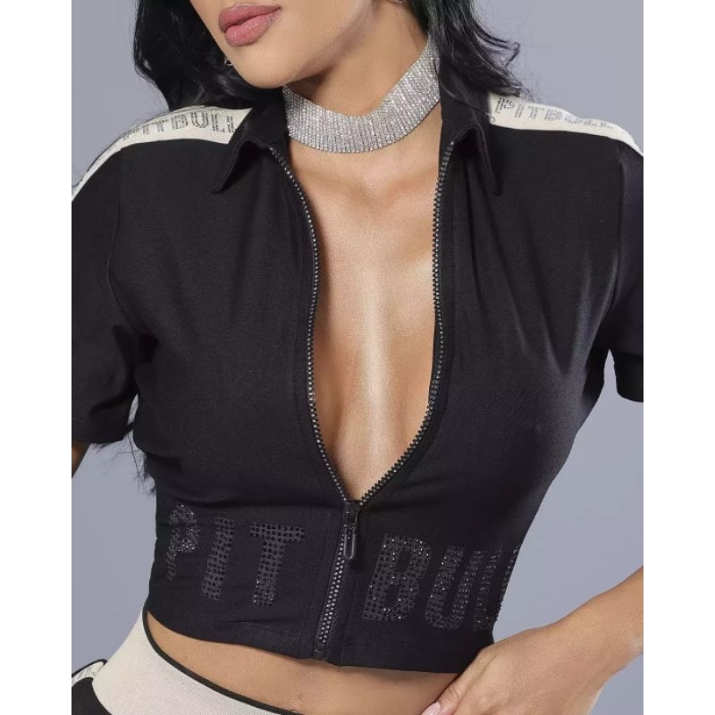 Polo Cropped Estilosa com Escrita em Strass e Elástico Personalizado Pit Bull Jeans
Ref: 87809
