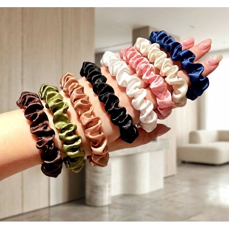 Kit Xuxinha de Cetim Fina, Xuxa de cabelo, Scrunchie antifrizz, Amarrador, buchinha, gominha, laço