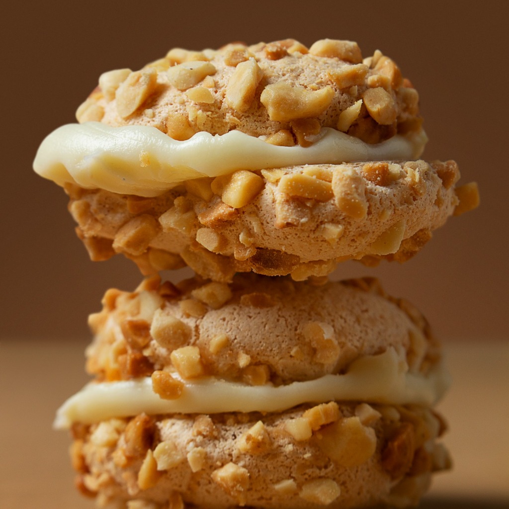 Biscoito ChocoNinho 130g Biscoitos Bento - Crocante Recheado Sabor Ninho Premium — imagem 2 de 2