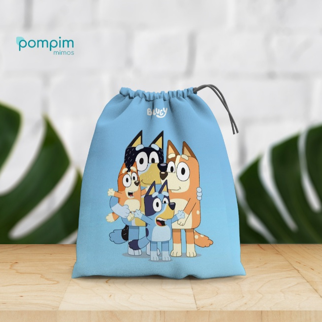Kit Lembrancinha Sacolinha Surpresa Bluey de tecido personalizado, para festas e aniversários.