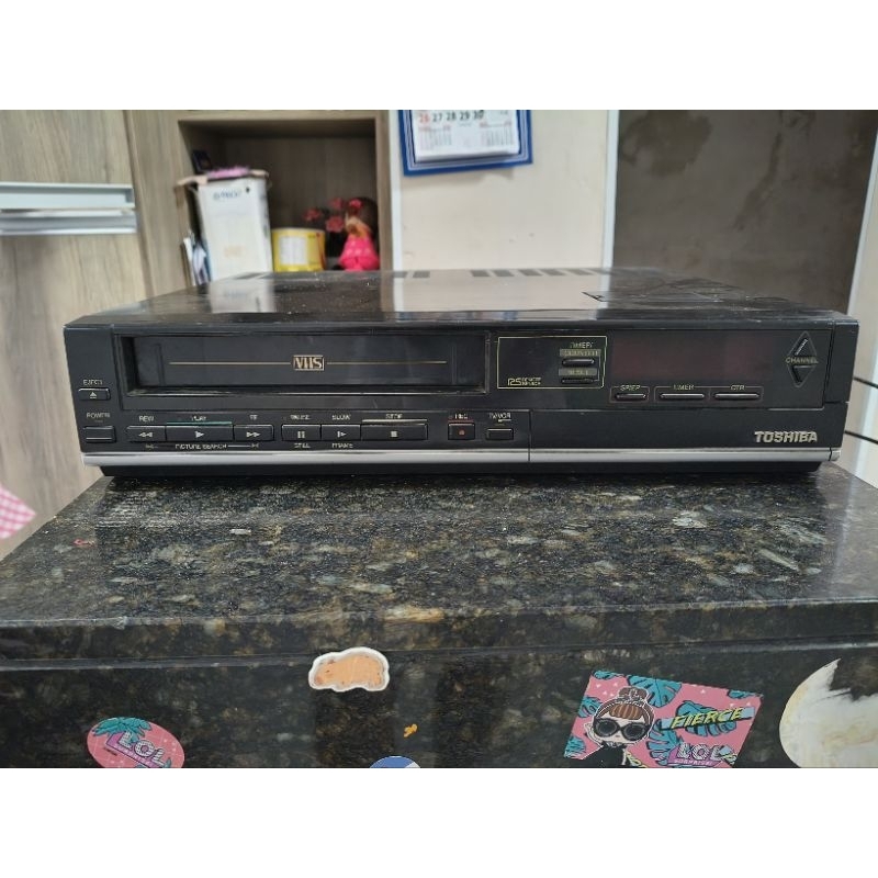 Aparelho de vídeo cassete Toshiba