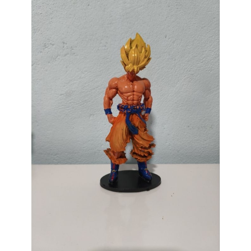 Boneco Action Figure Goku Super Saiyajin - Dragon Ball Z Colecionável