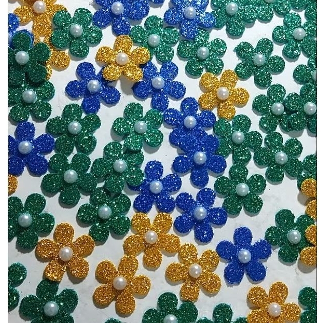 Kits Flor Florzinha em Eva c/Glitter e Pérolas, Cores Copa do Mundo Brasil ,Apliques Florzinhas(sem adesivo)2,5 X 2,5 cm