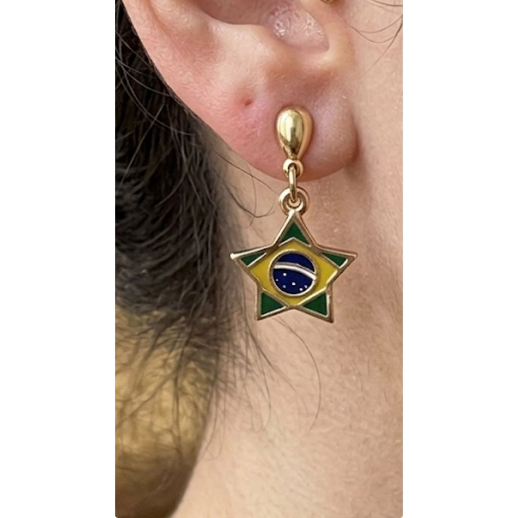 Par Brincos Folheados ouro 18k estrela bandeira Brasil copa do mundo seleção brasileira torcida lançamento 