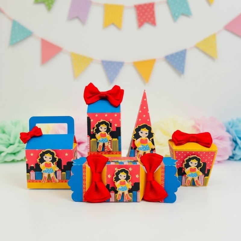 Kit Festa Pegue e Monte Mulher Maravilha-Aniversário Infantil - Lembrancinhas -Papelaria Personalizada