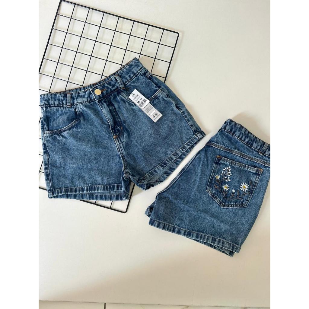 SHORT JEANS BORDADO BOLSO TRASEIRO Feminino Marmorizado Sem Lycra Cintura Alta com Bolsos Compridinho Soltinho