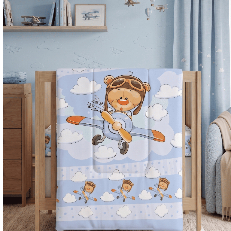 Edredom Berço Linha Pop Urso Aviador Menino 1,45x95 cm Macio Antialérgico Enxoval